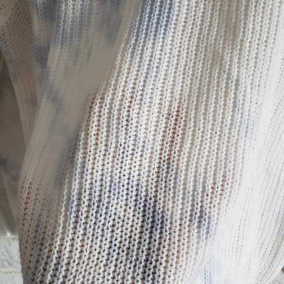 NWT Forever 21 White and Blue Cloud Tie Dye Sweater - Picture 3 of 4